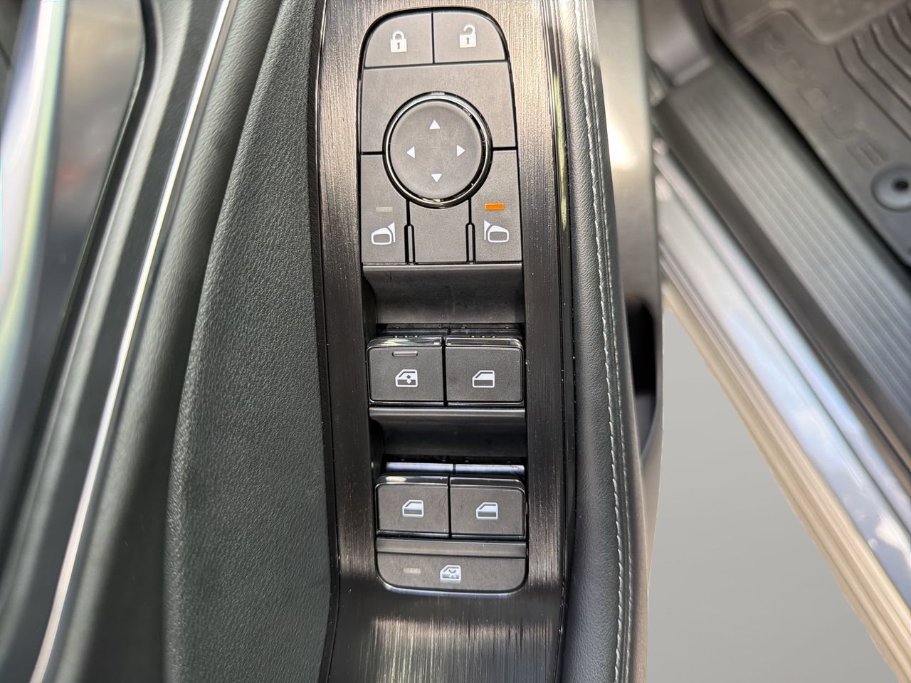 Used 2026 Nissan Rogue Platinum AWD/4WD image 18