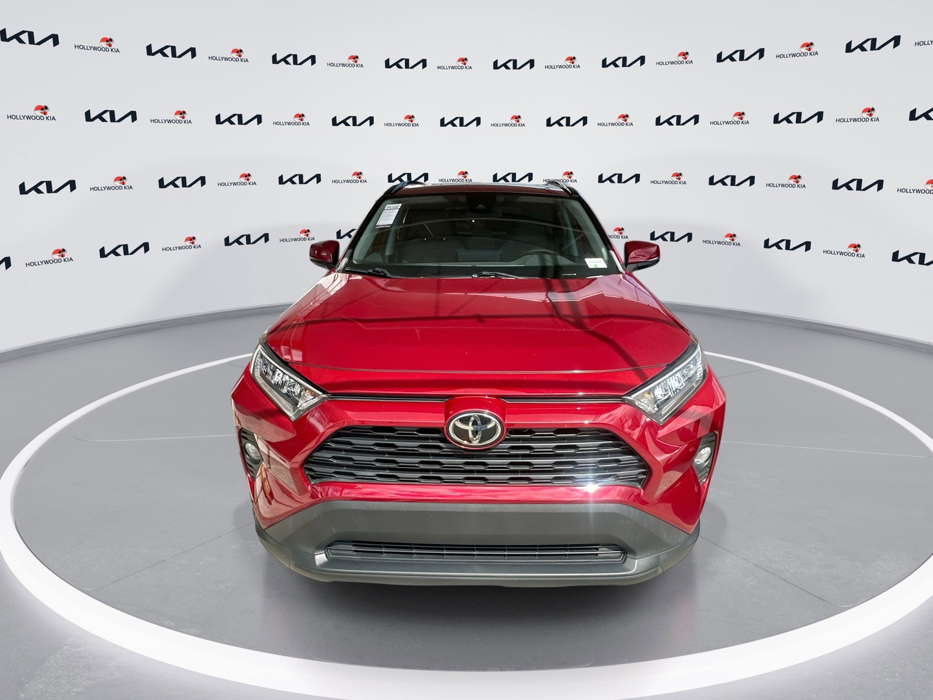Used 2021 Toyota RAV4 XLE image 3