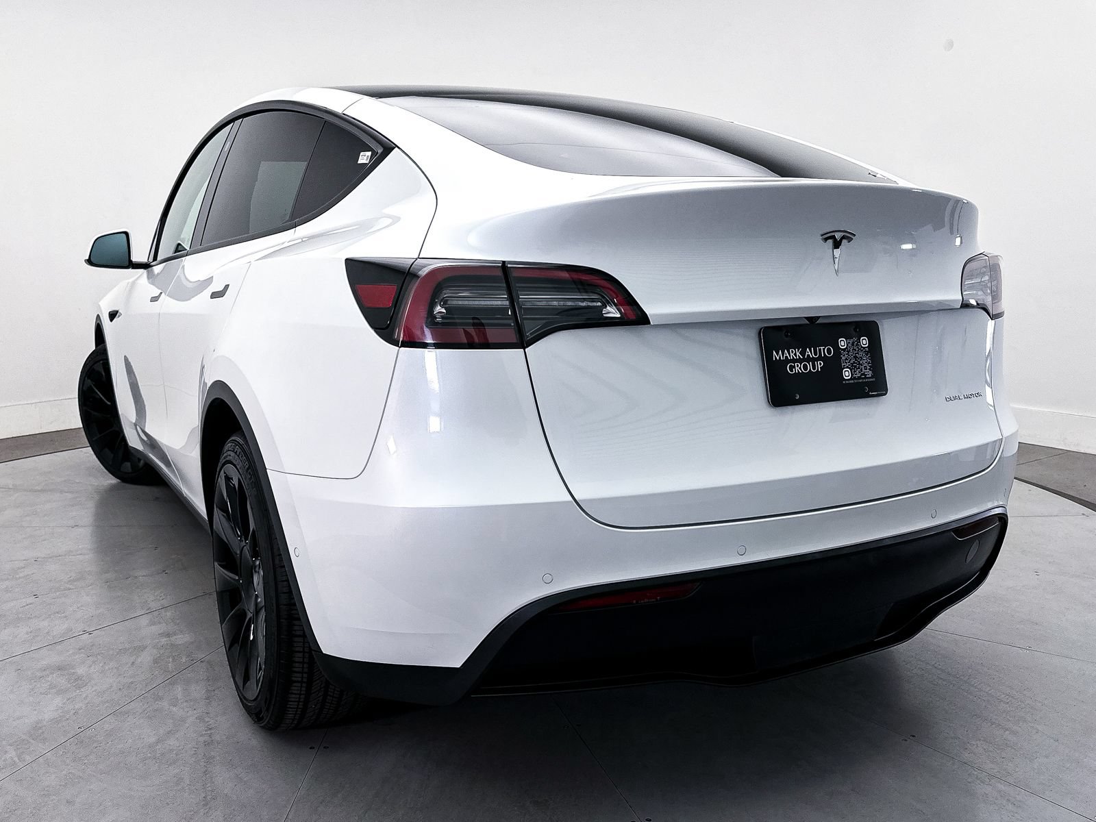 Used 2021 Tesla Model Y Long Range AWD/4WD image 9