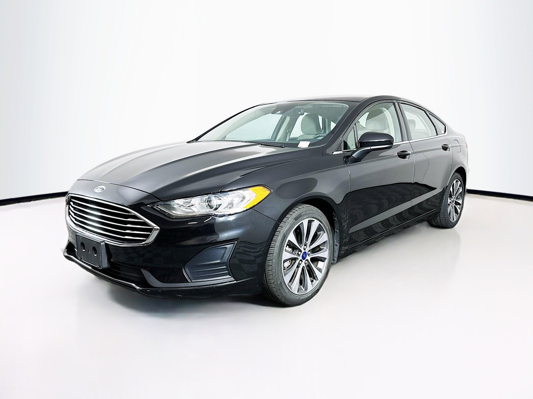 Used 2019 Ford Fusion SE AWD/4WD image 3