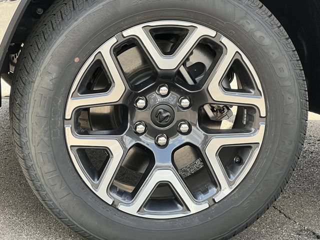 Used 2025 RAM 1500 Laramie w/ Advanced Safety Group II AWD/4WD image 11