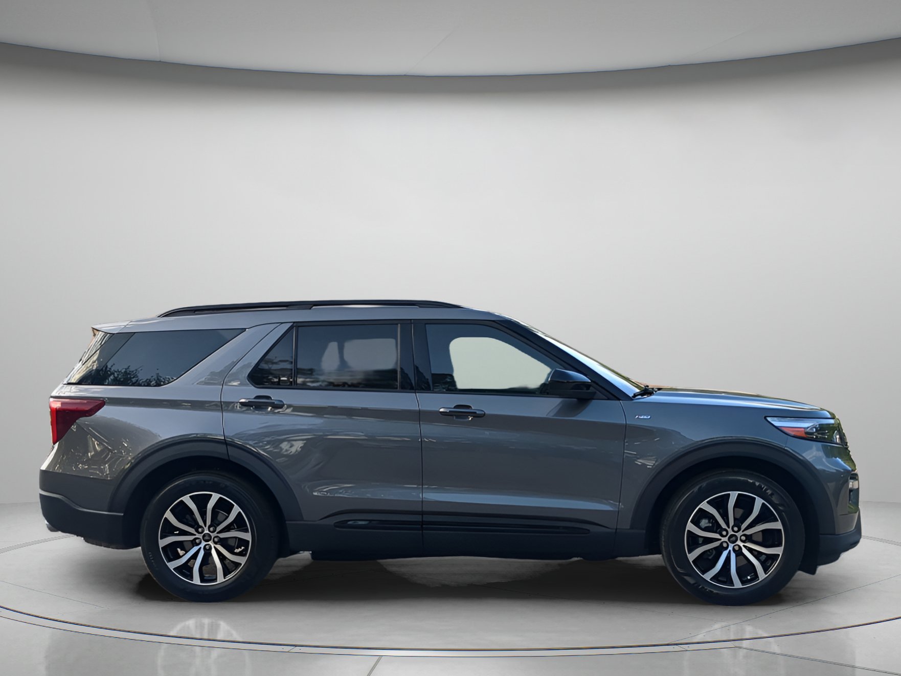 Certified 2023 Ford Explorer ST-Line w/ Class IV Trailer Tow Package RWD image 39
