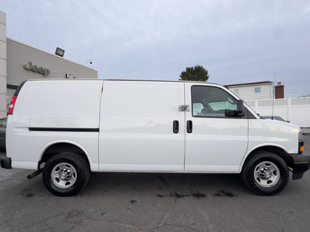 Used 2019 Chevrolet Express 2500 RWD image 9