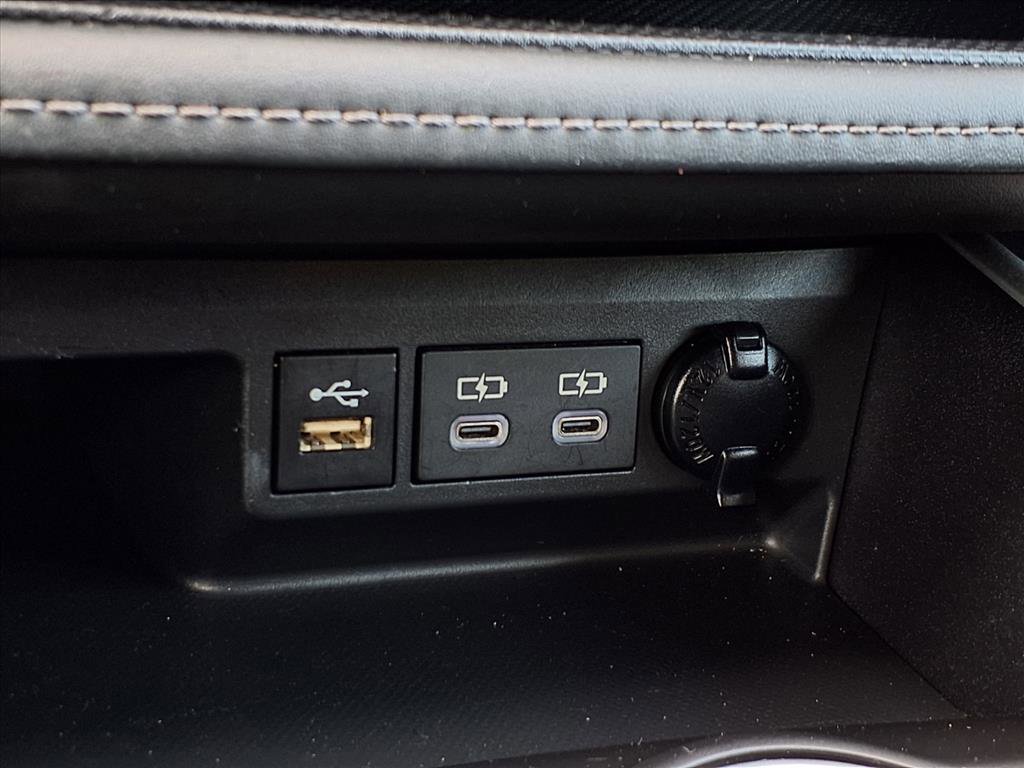 Used 2023 Toyota Highlander L image 21