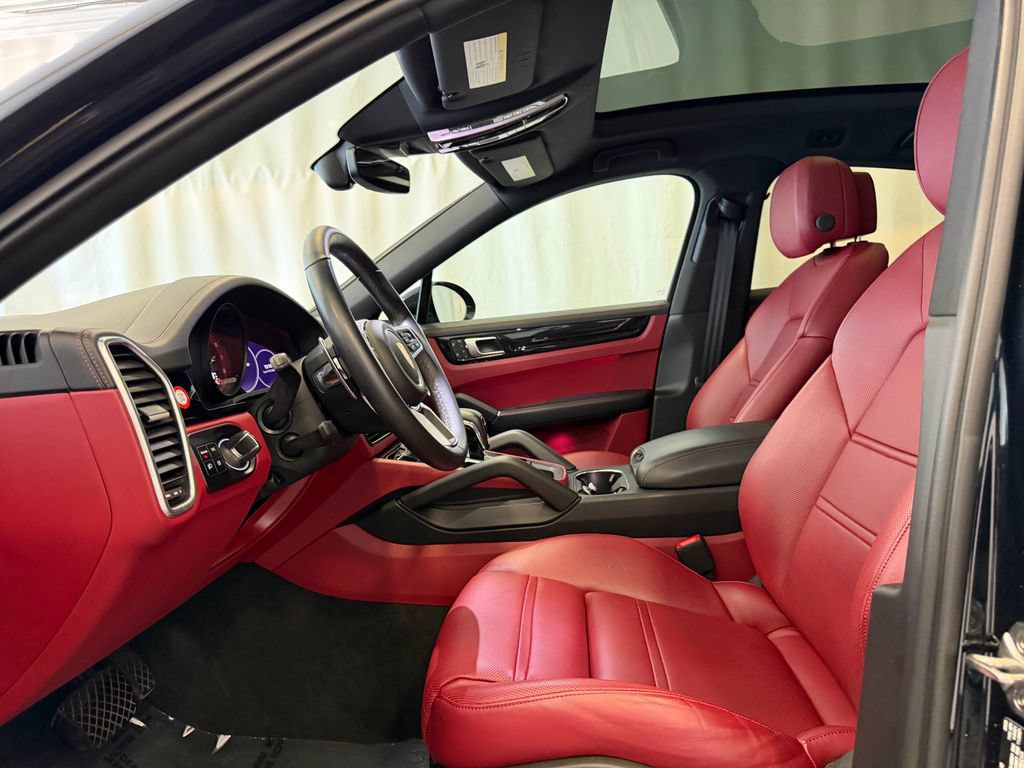Certified 2023 Porsche Cayenne Coupe AWD/4WD image 5