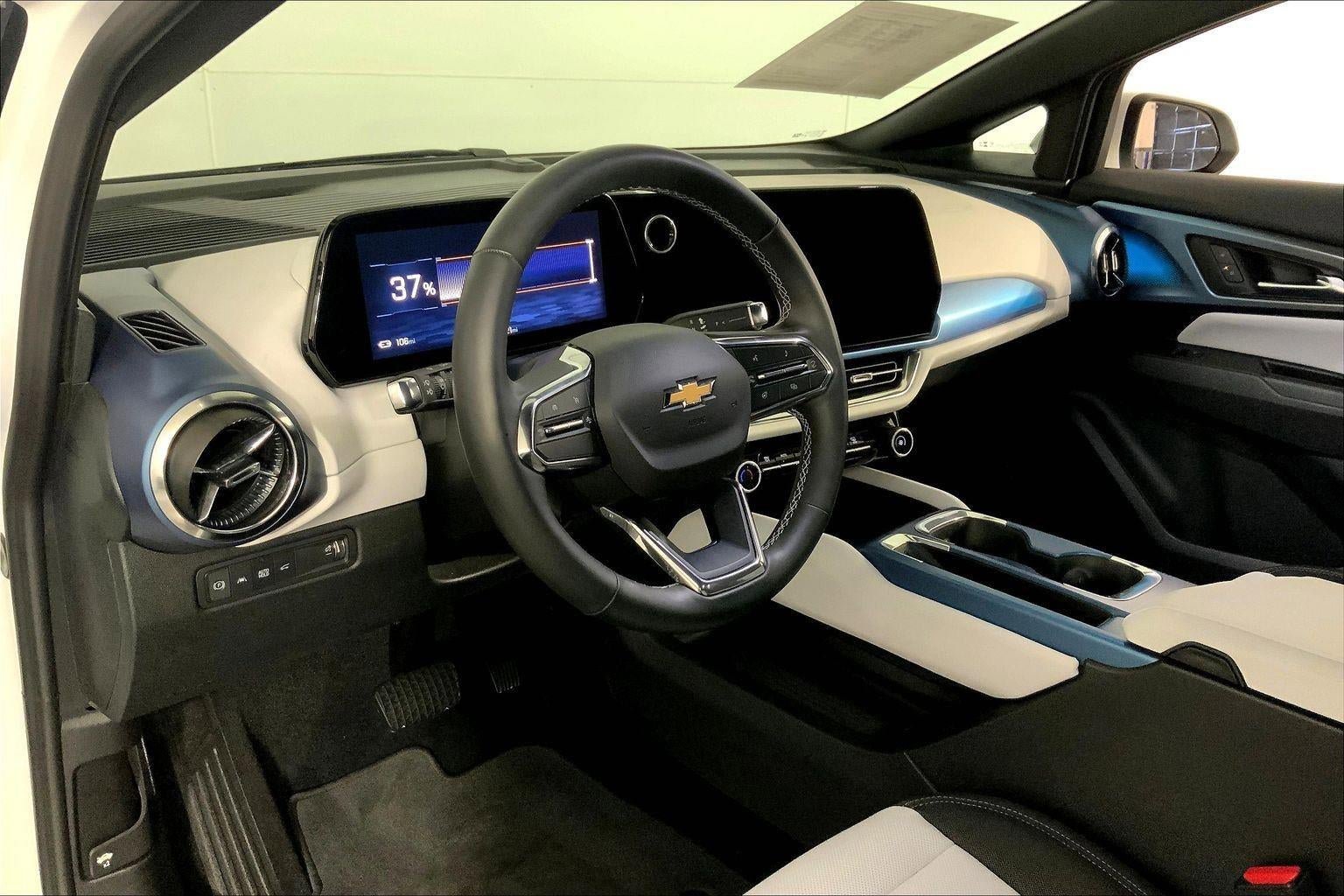 Used 2025 Chevrolet Equinox EV LT FWD image 14