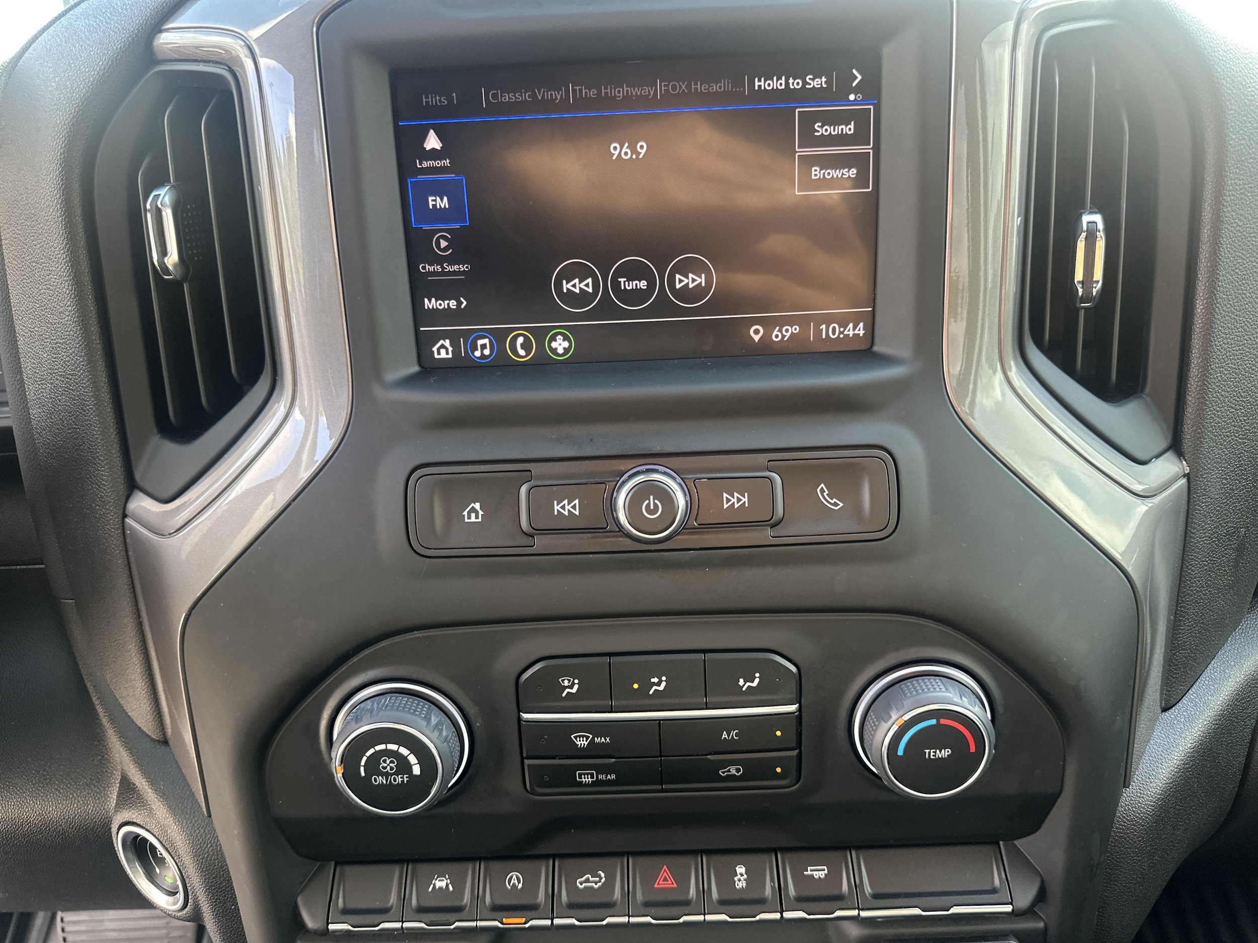 Used 2024 Chevrolet Silverado 1500 Custom w/ Turbomax Blackout Package RWD image 27