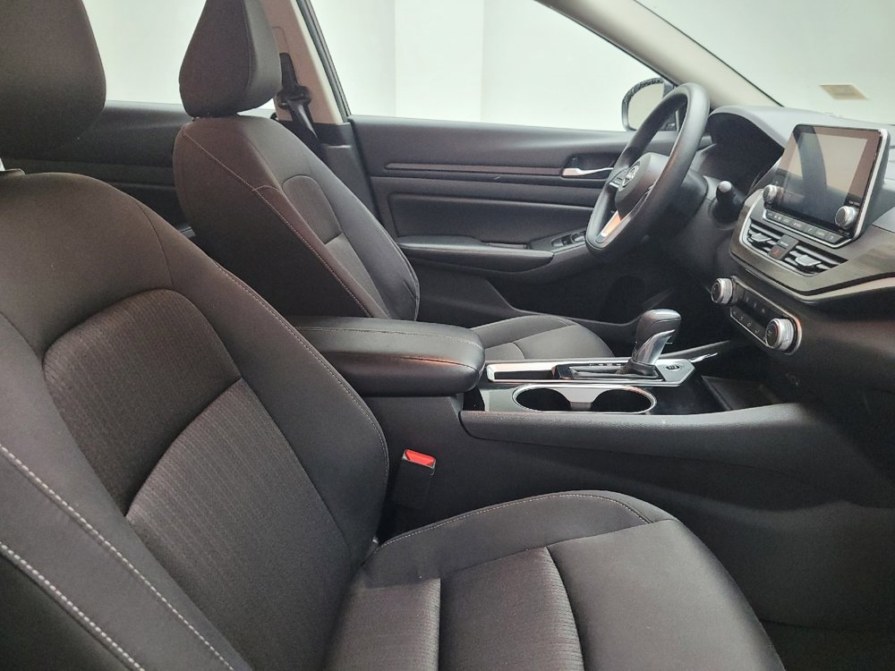 Used 2024 Nissan Altima 2.5 SV image 21