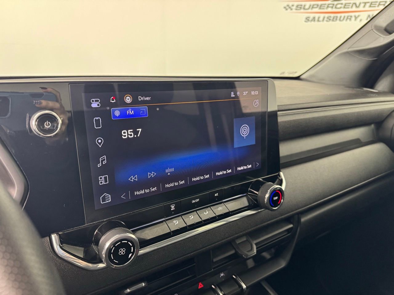 Used 2024 Chevrolet Colorado W/T image 14