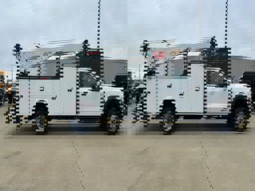 New 2024 Ford F550 4x4 Regular Cab Super Duty image 9