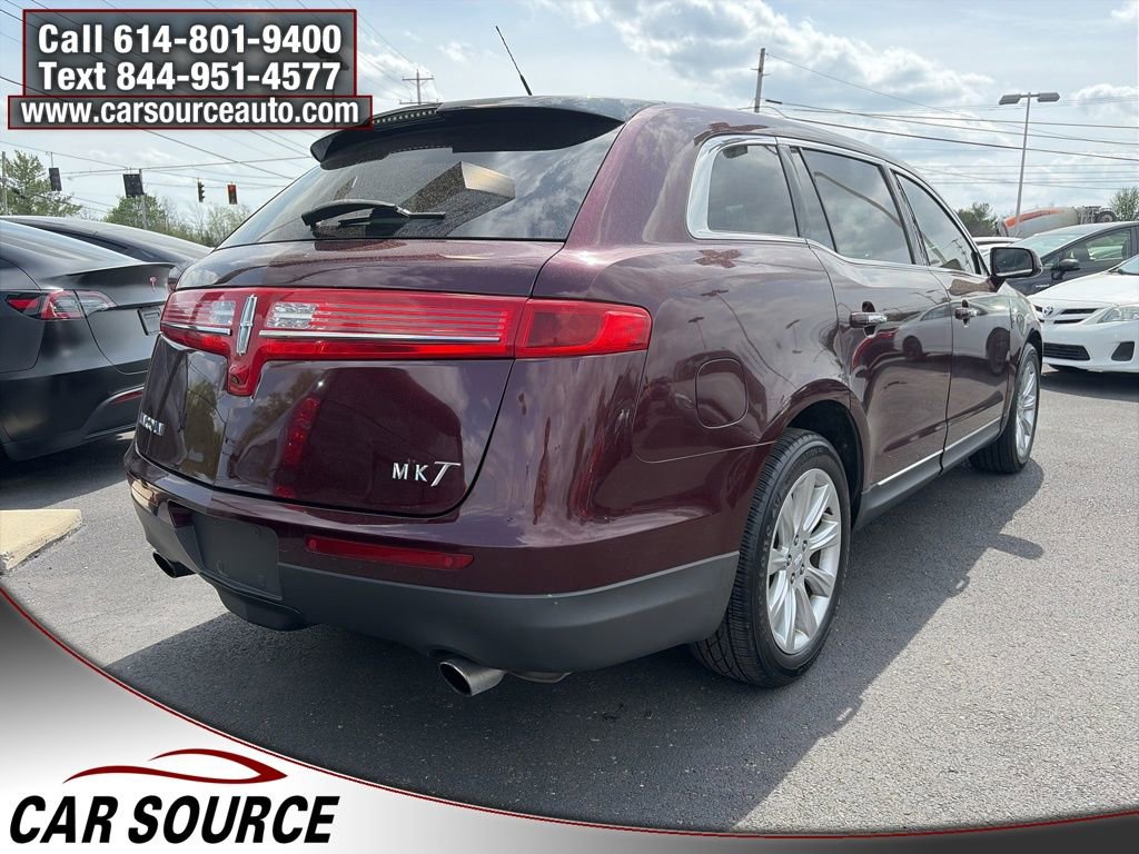 Used 2017 Lincoln MKT AWD image 5