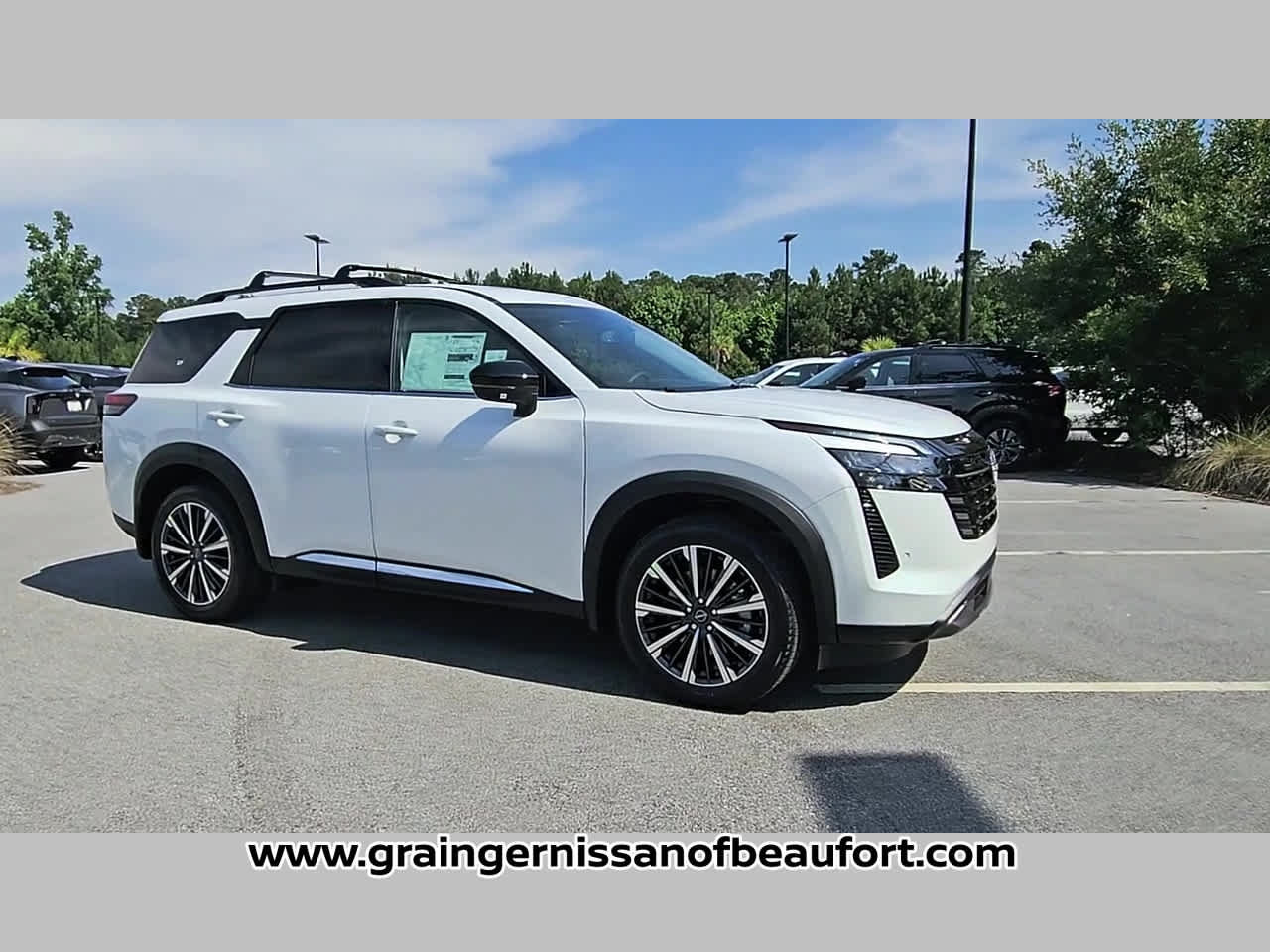 New 2026 Nissan Pathfinder Platinum FWD image 39