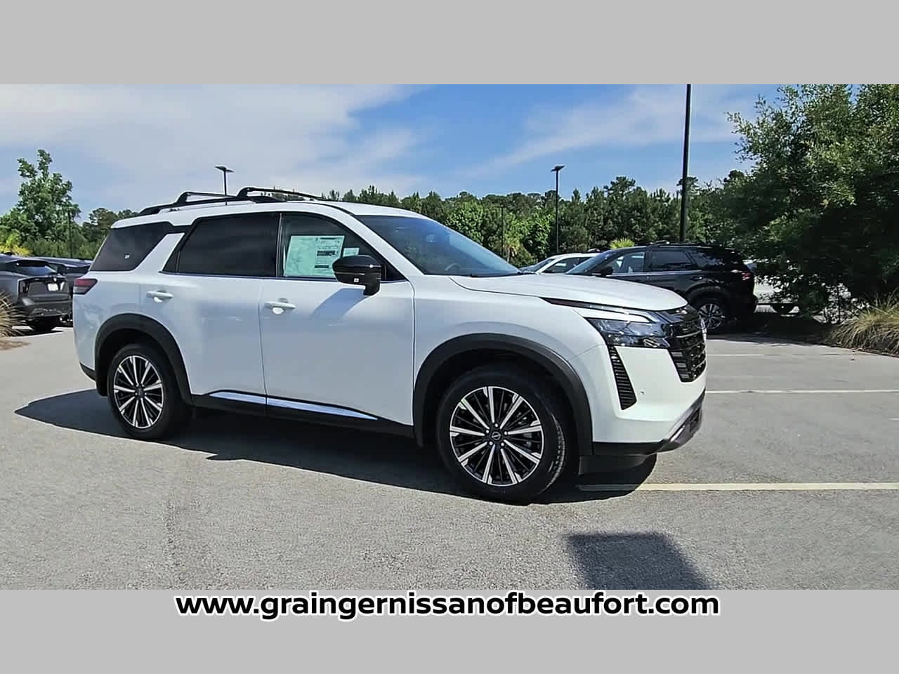New 2026 Nissan Pathfinder Platinum FWD image 39