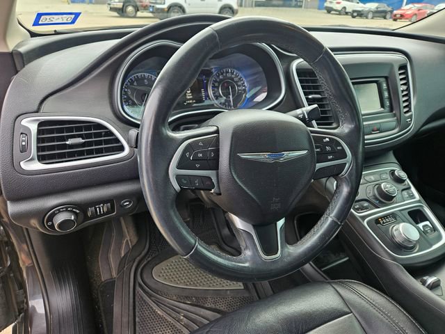 Used 2015 Chrysler 200 Limited w/ Convenience Group image 8