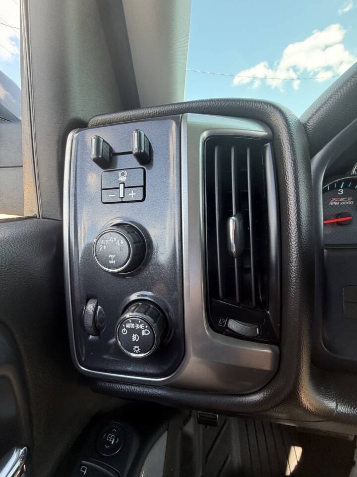 Used 2018 Chevrolet Silverado 1500 LT w/ All Star Edition AWD/4WD image 20
