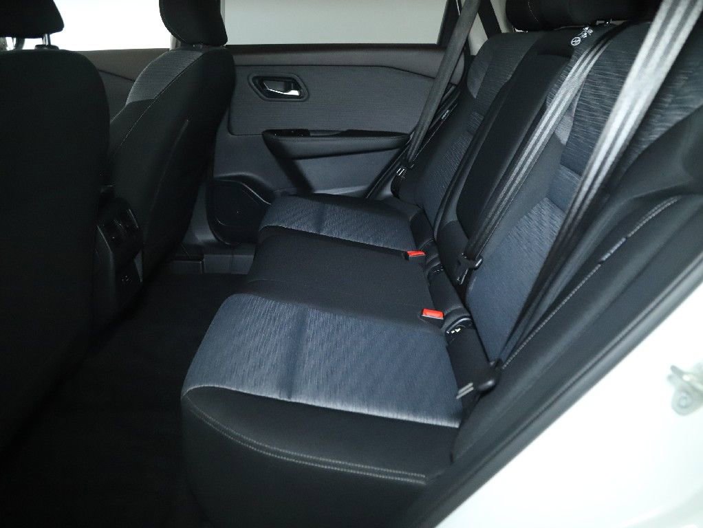 Used 2023 Nissan Rogue SV image 14