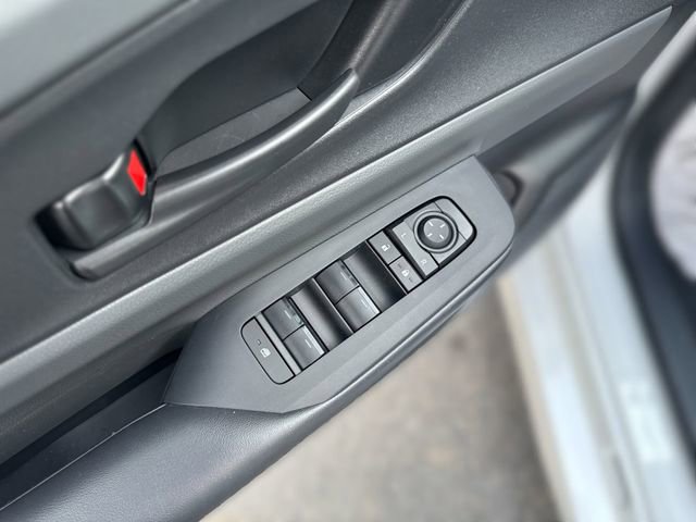 Used 2025 Toyota Prius LE FWD image 22