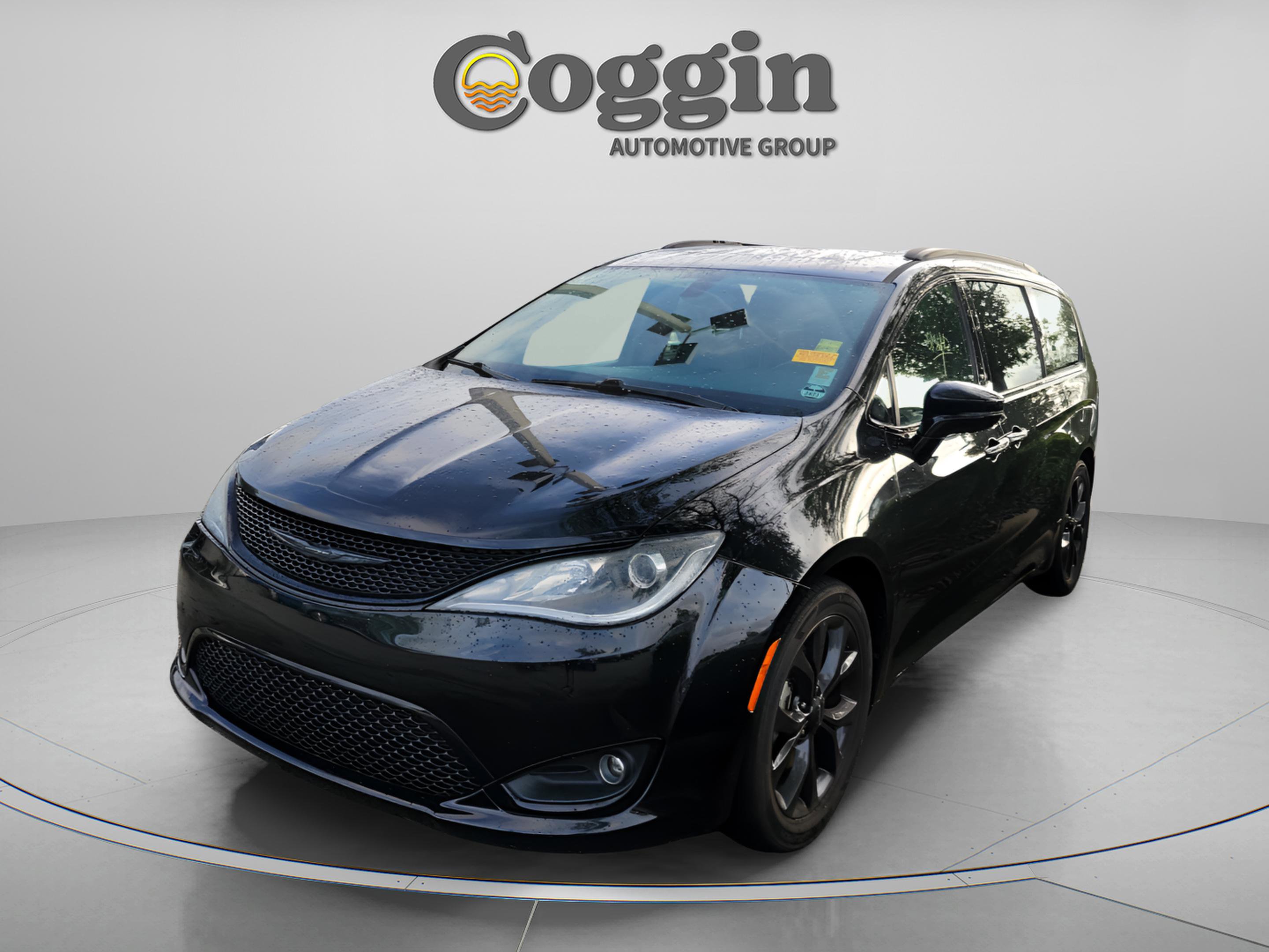 Used 2019 Chrysler Pacifica Limited w/ S Appearance Package FWD image 9