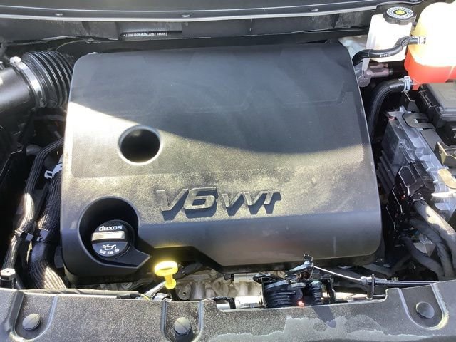 Used 2021 Chevrolet Traverse LT image 16