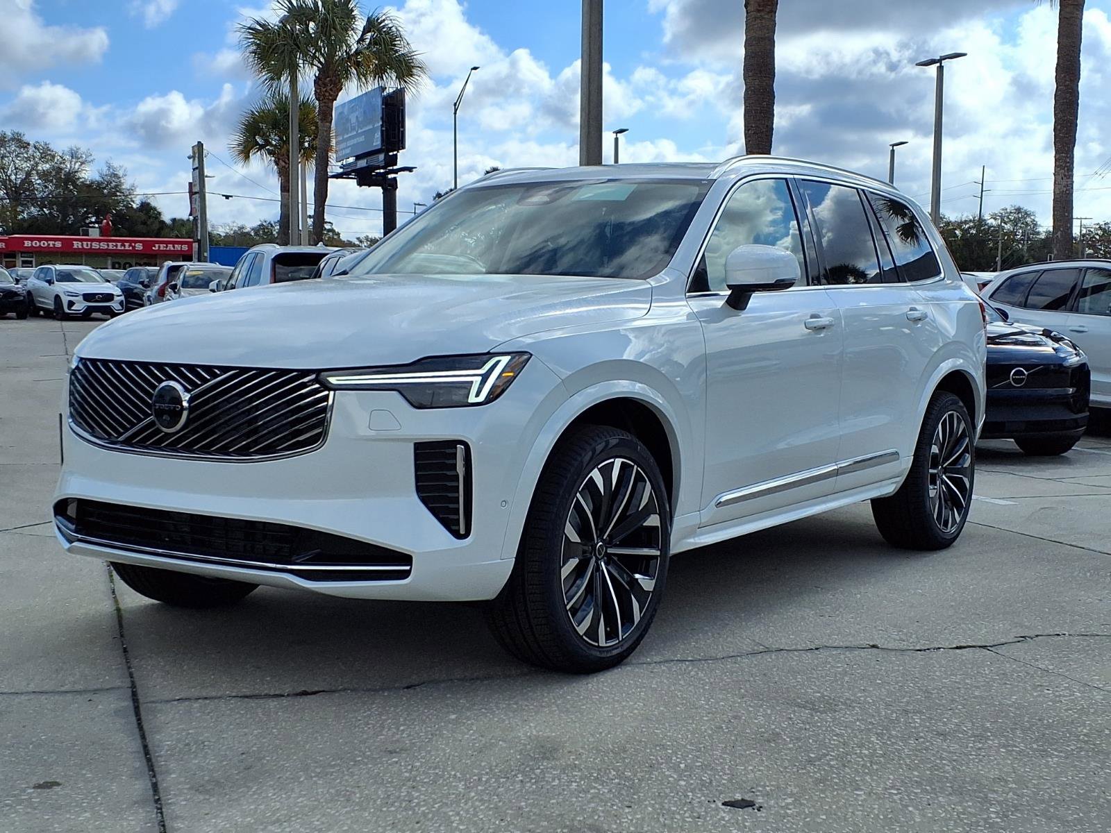 New 2026 Volvo XC90 B6 Ultra w/ Lounge Package image 3