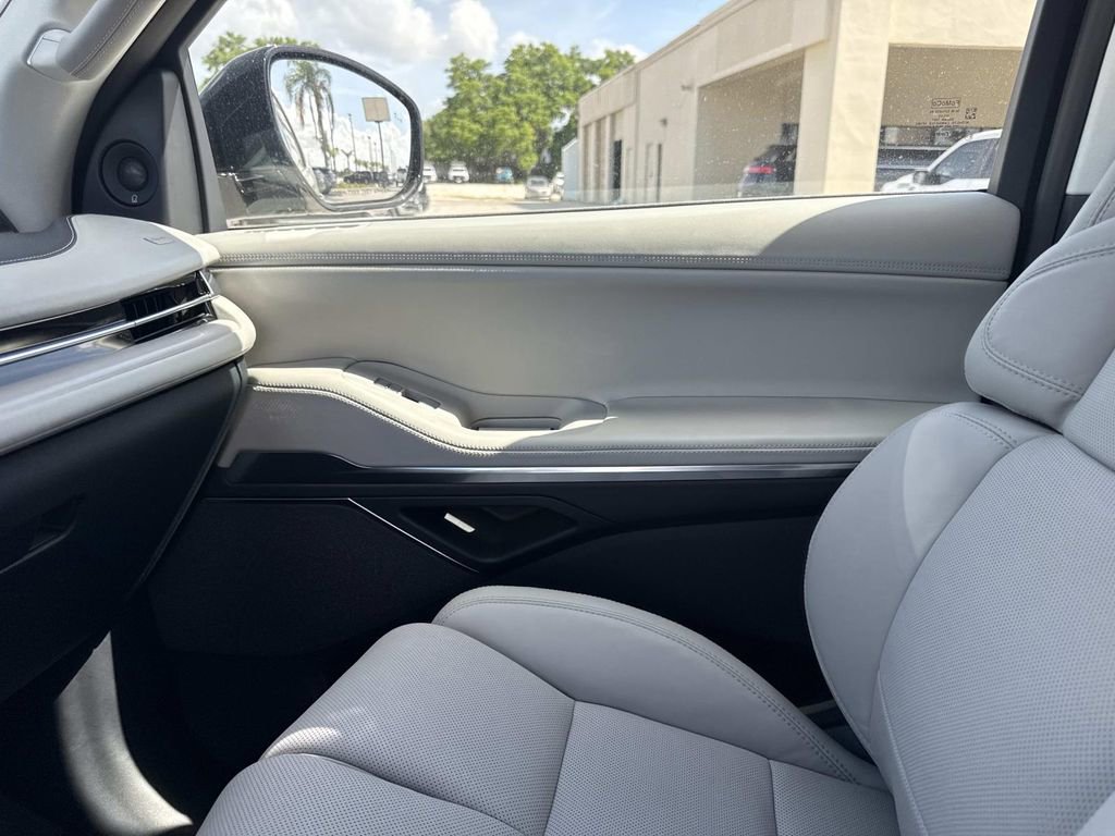 New 2026 Lincoln Navigator Reserve image 24