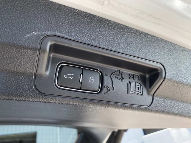 Used 2021 Ford Explorer 4WD w/ Class III Trailer Tow Package image 29