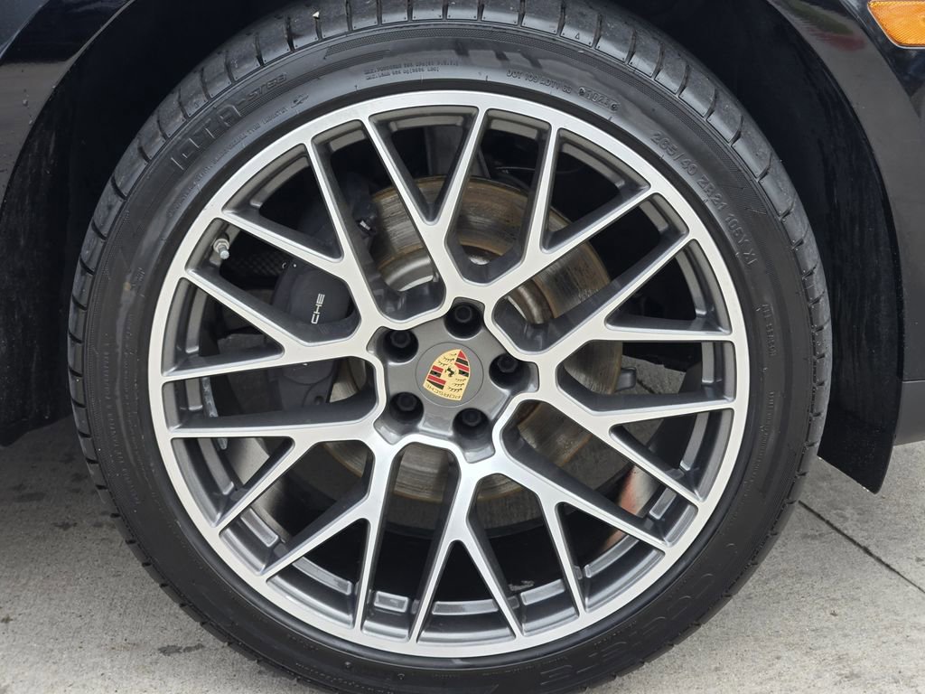 Used 2020 Porsche Macan Base image 15