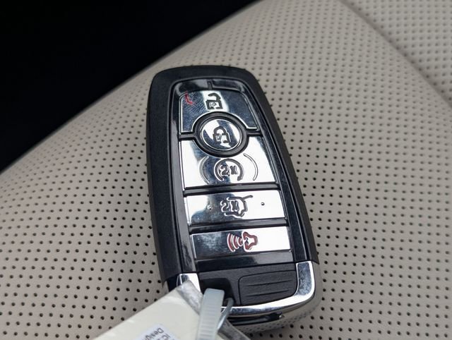 New 2026 Lincoln Corsair Reserve image 27