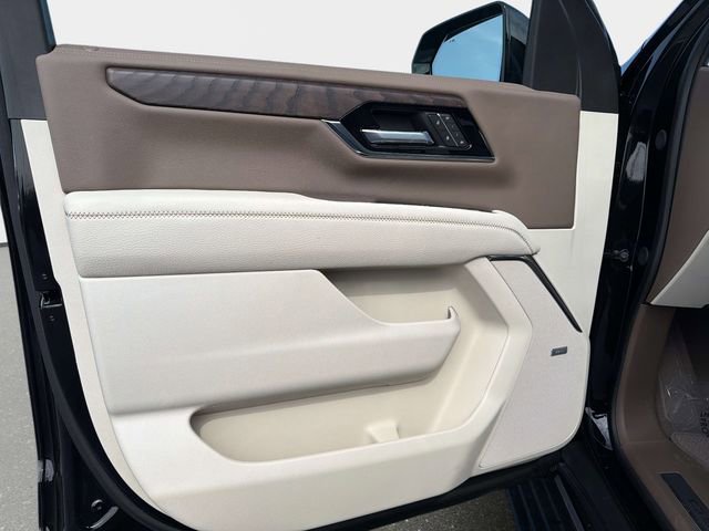 New 2026 GMC Yukon XL Denali w/ Denali Reserve Package image 17