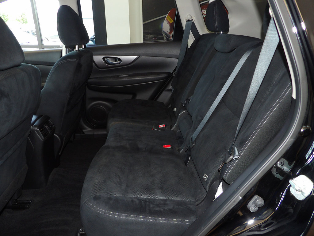 Used 2016 Nissan Rogue S FWD image 22