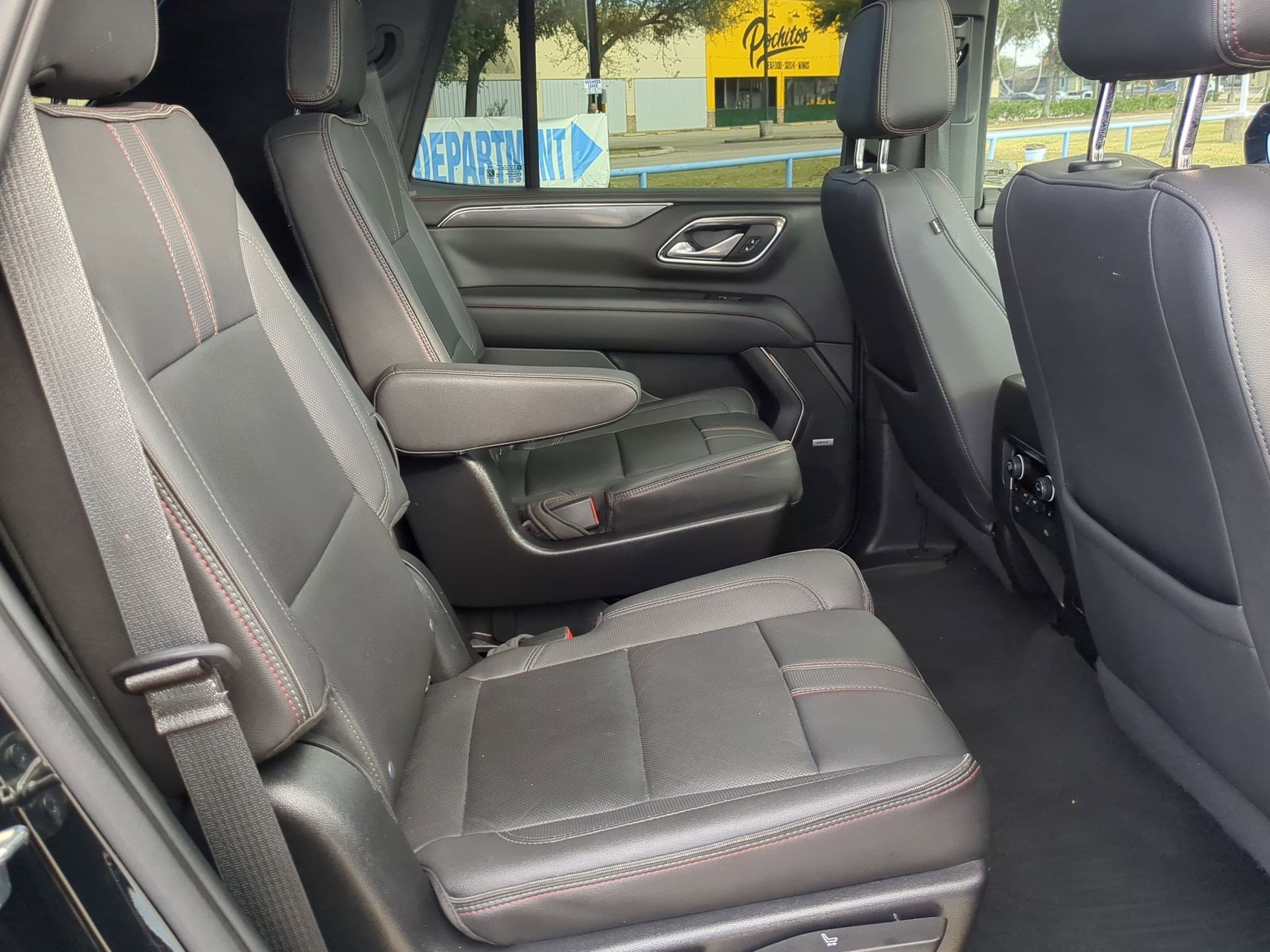 Used 2022 Chevrolet Tahoe RST w/ Luxury Package image 31