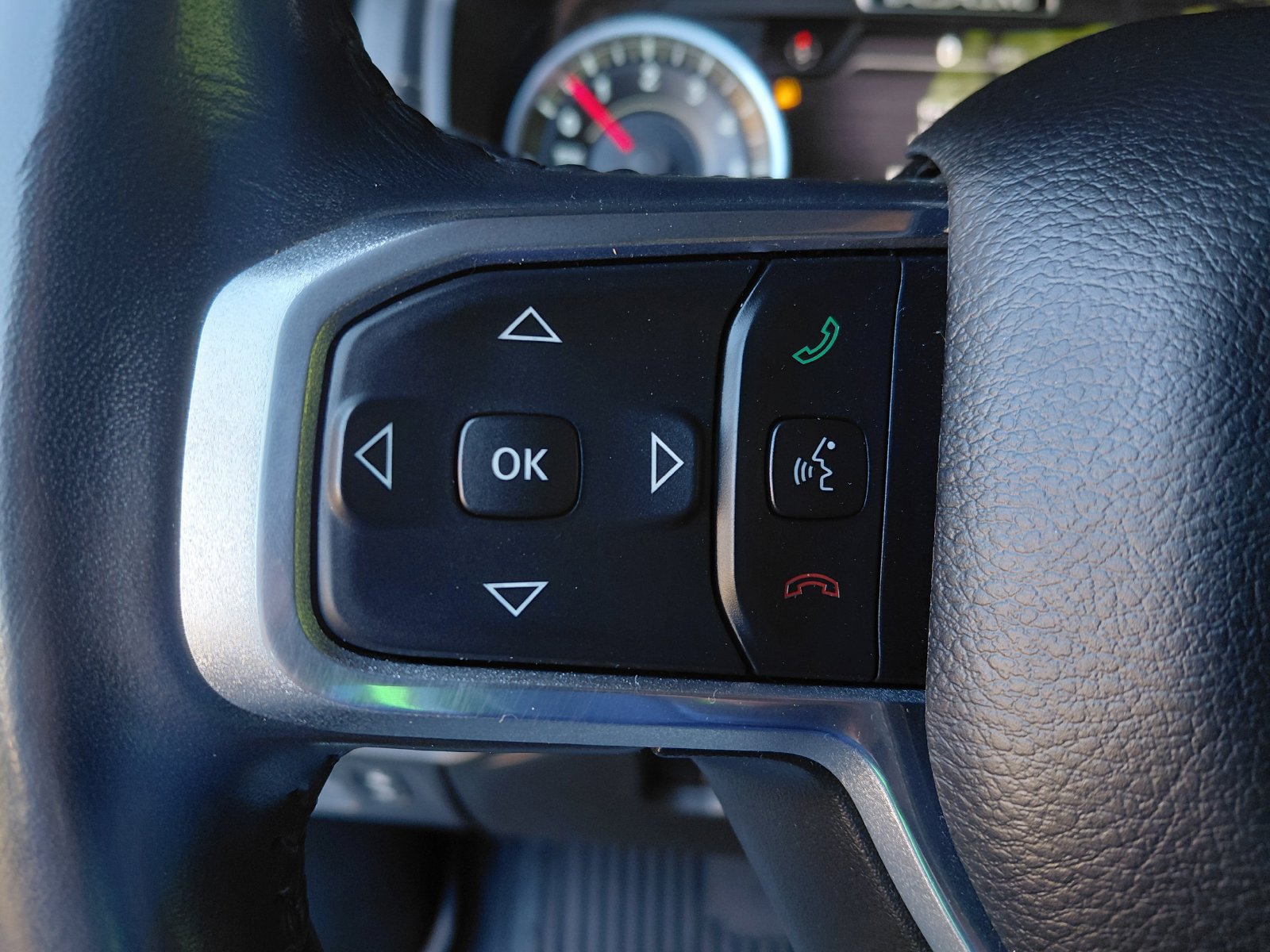Used 2021 RAM 1500 Laramie AWD/4WD image 5