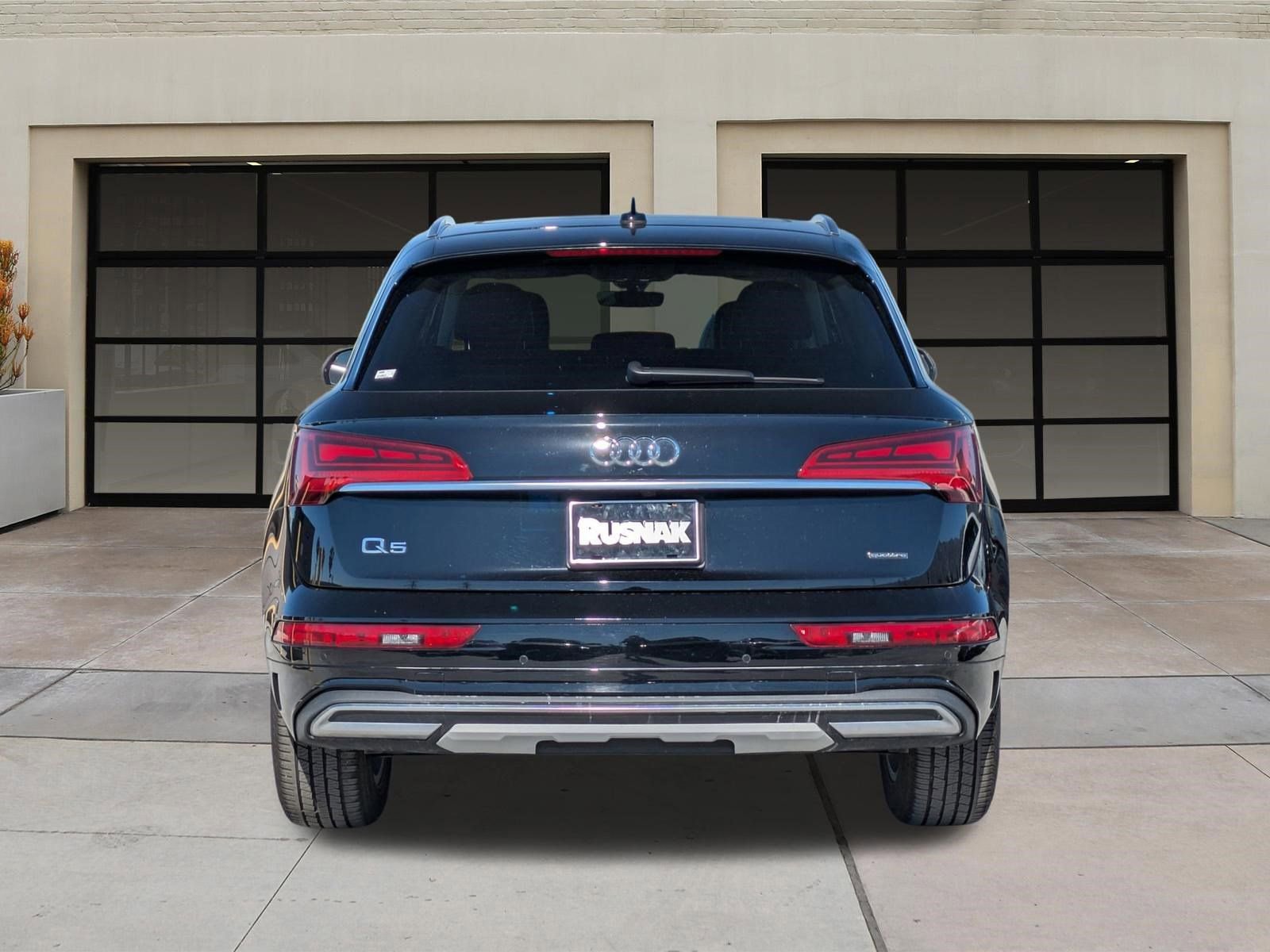 Used 2023 Audi Q5 2.0T Premium w/ Convenience Package AWD/4WD image 5