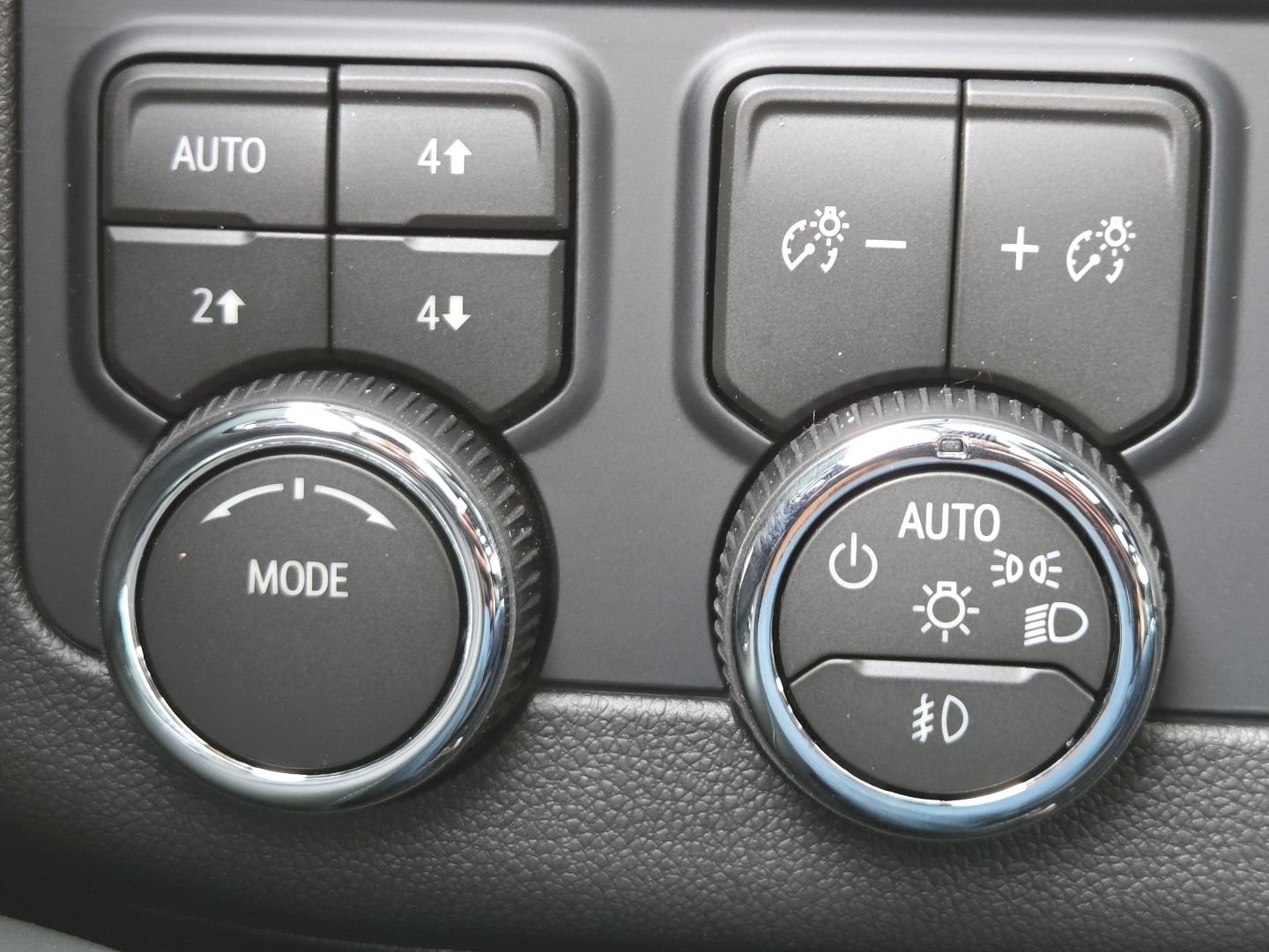 New 2026 Chevrolet Tahoe Premier w/ Sun And Tow Package AWD/4WD image 6