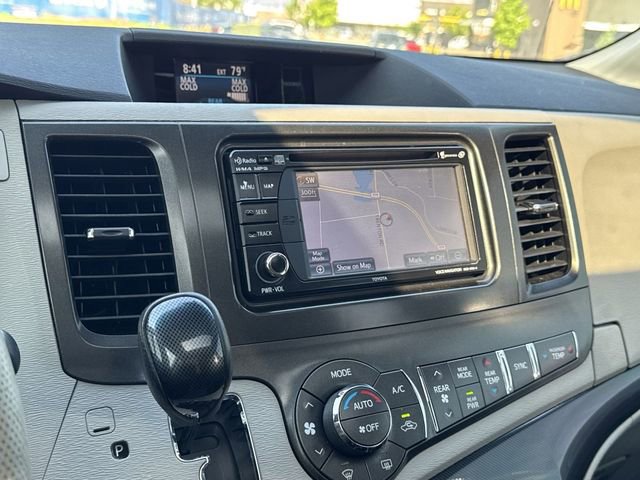 Used 2014 Toyota Sienna SE w/ SE Premium Package w/Entune FWD image 20