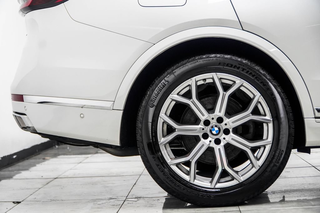 Used 2026 BMW X7 xDrive40i AWD/4WD image 9
