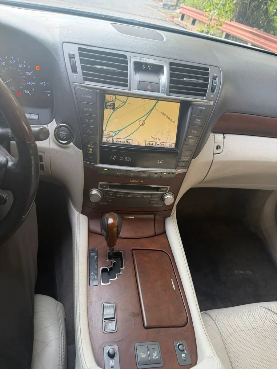 Used 2010 Lexus LS 460 RWD image 6