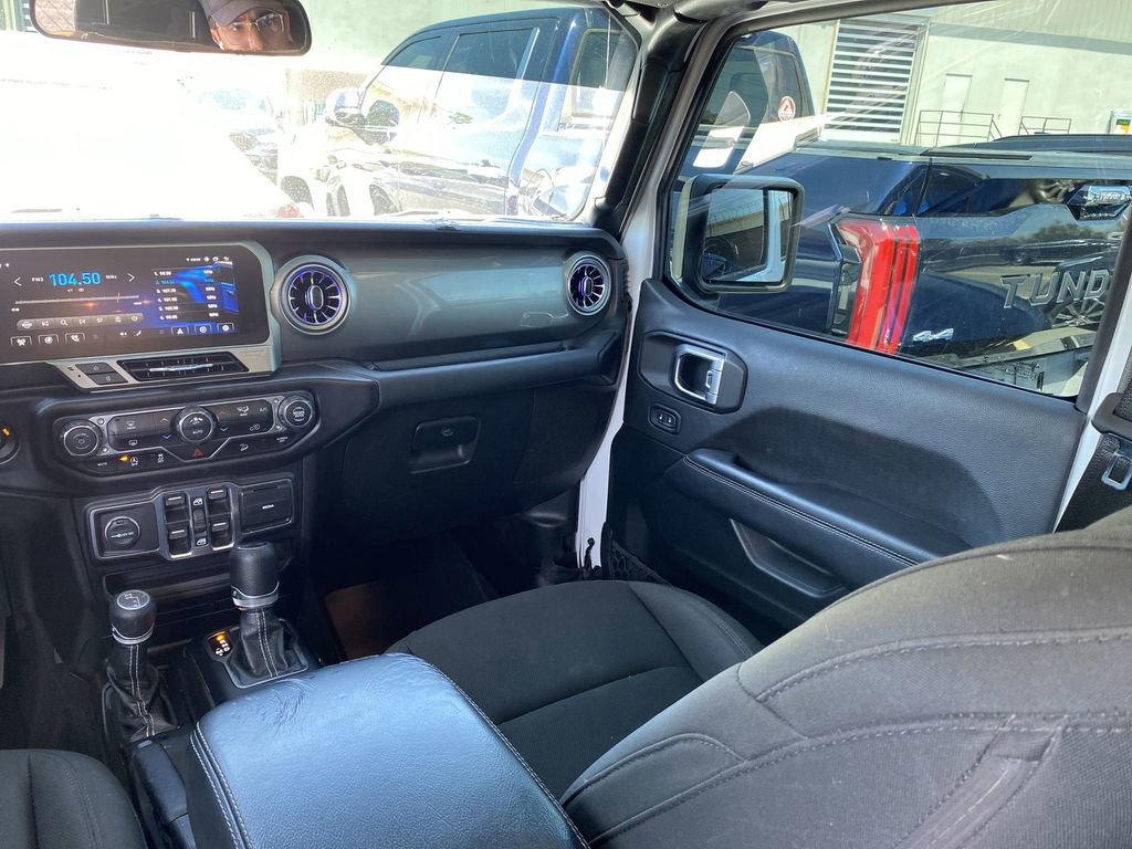 Used 2020 Jeep Wrangler Unlimited Sahara image 4