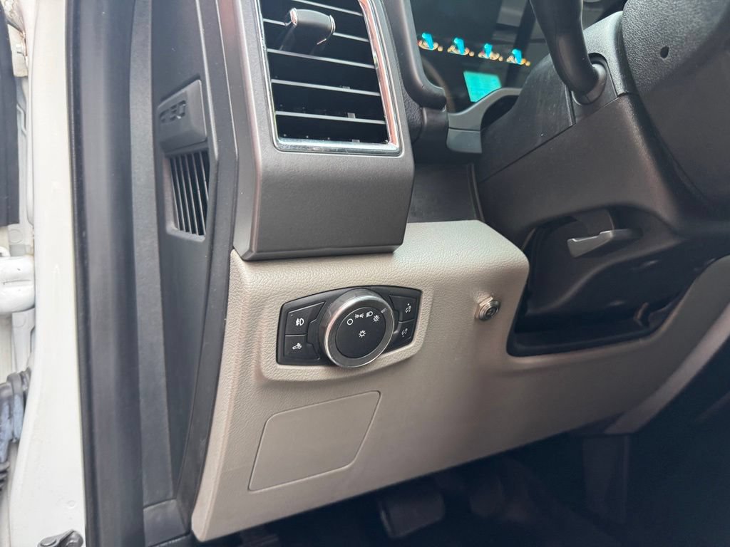 Used 2016 Ford F150 XLT AWD/4WD image 16