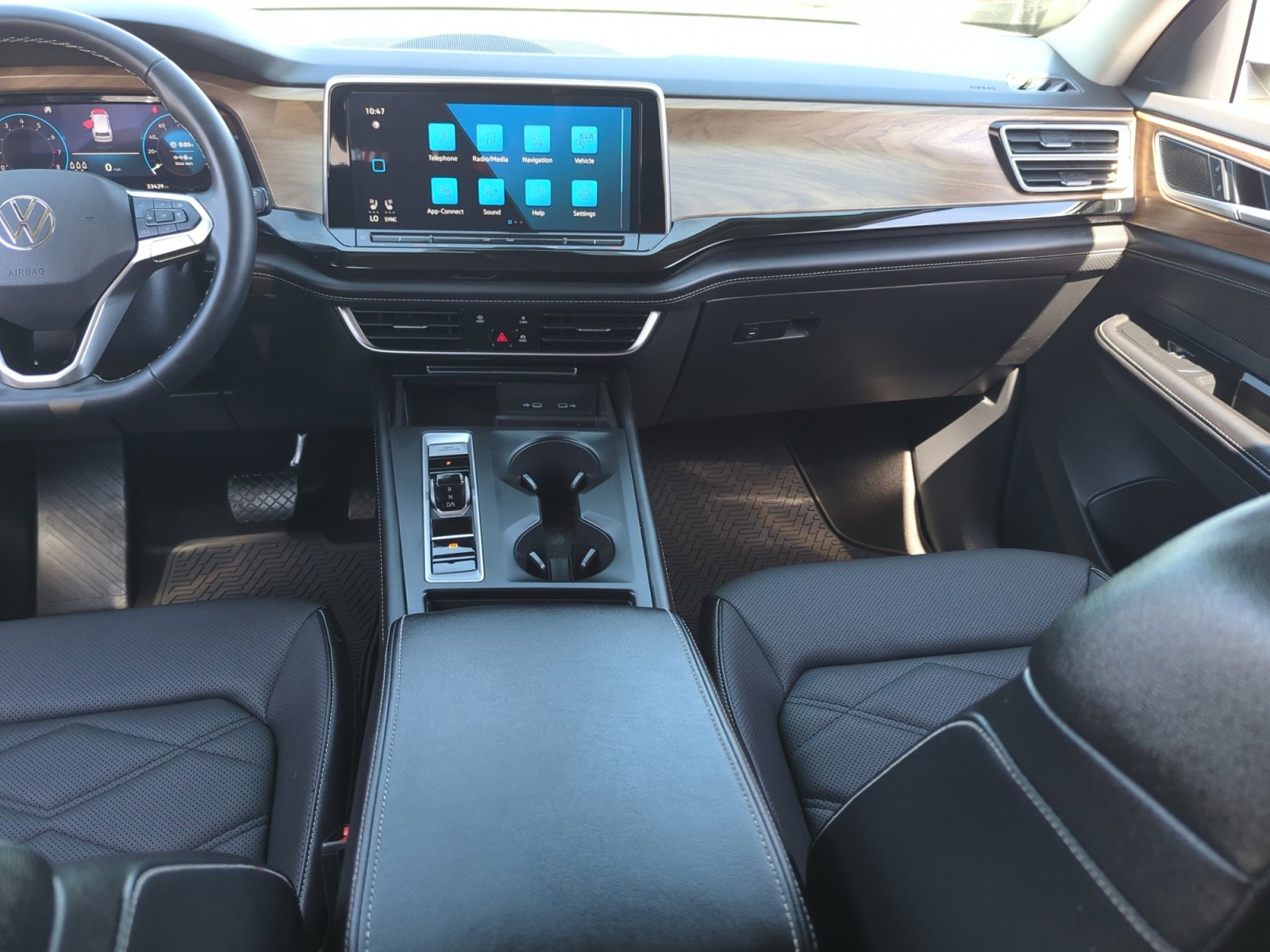 Used 2024 Volkswagen Atlas SE image 20