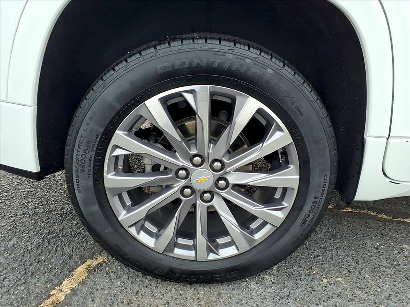 Certified 2023 Chevrolet Traverse Premier w/ LPO, Floor Liner Package image 7