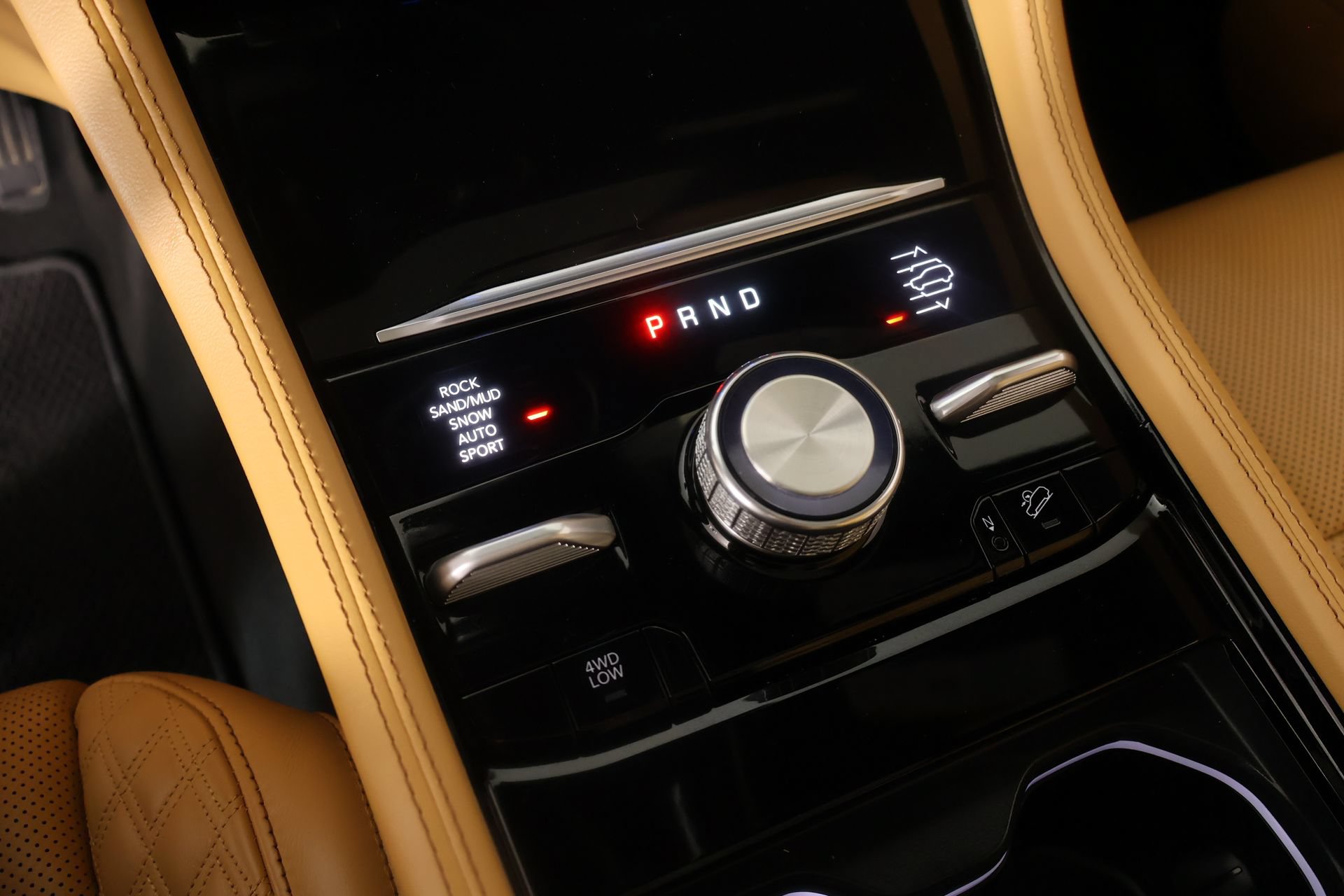 Used 2025 Jeep Grand Cherokee L Summit AWD/4WD image 9
