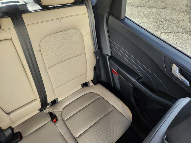 Certified 2022 Ford Escape Titanium w/ Class II Trailer Tow Package image 18