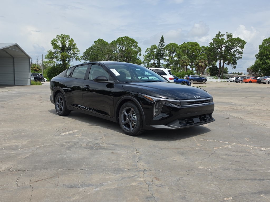 New 2026 Kia K4 FWD image 2