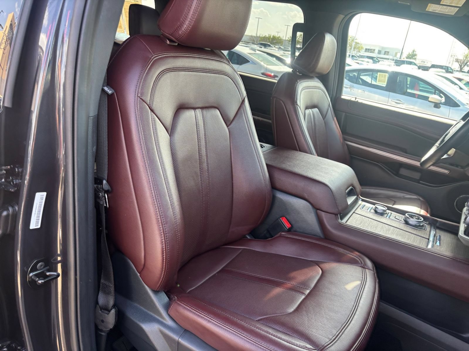 Used 2024 Ford Expedition Limited AWD/4WD image 41