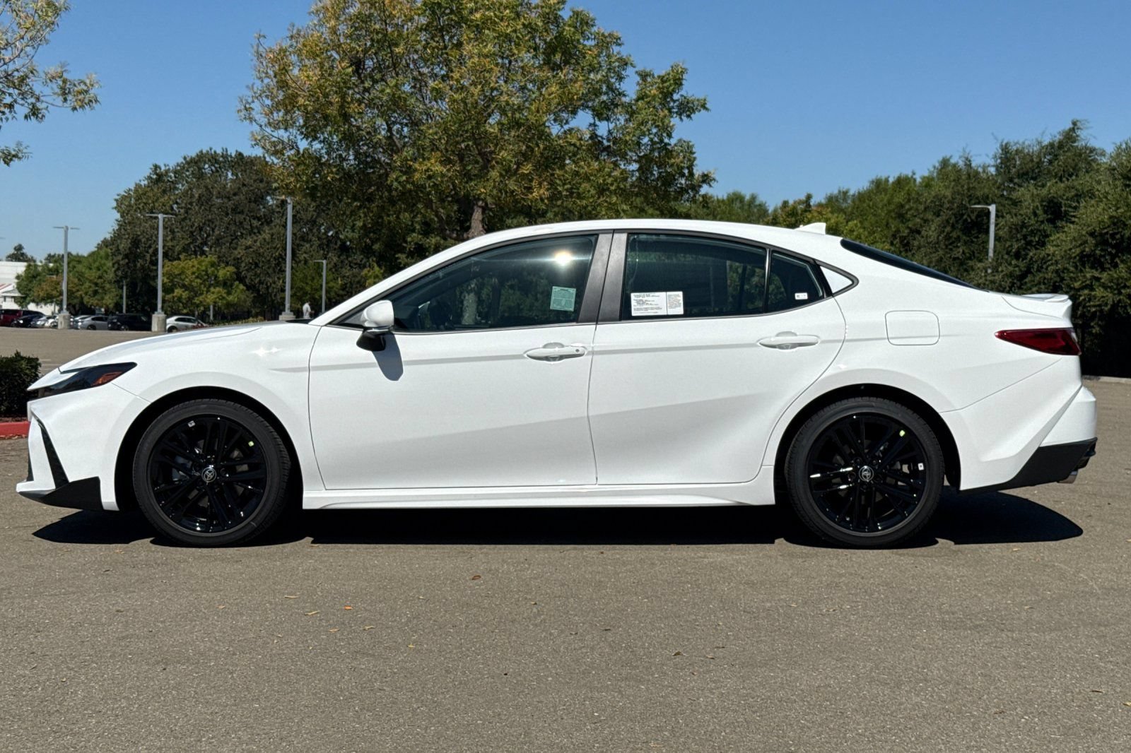 New 2025 Toyota Camry SE w/ Convenience Package FWD image 9