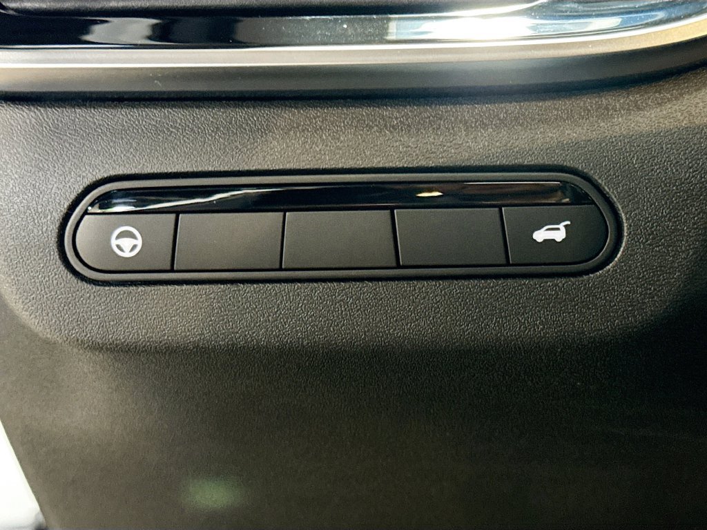 Certified 2026 INFINITI QX60 Luxe w/ Cargo Package FWD image 11