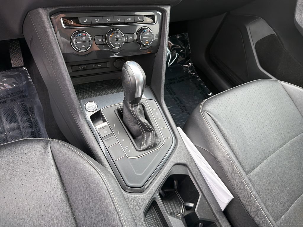 Used 2021 Volkswagen Tiguan SE FWD image 30