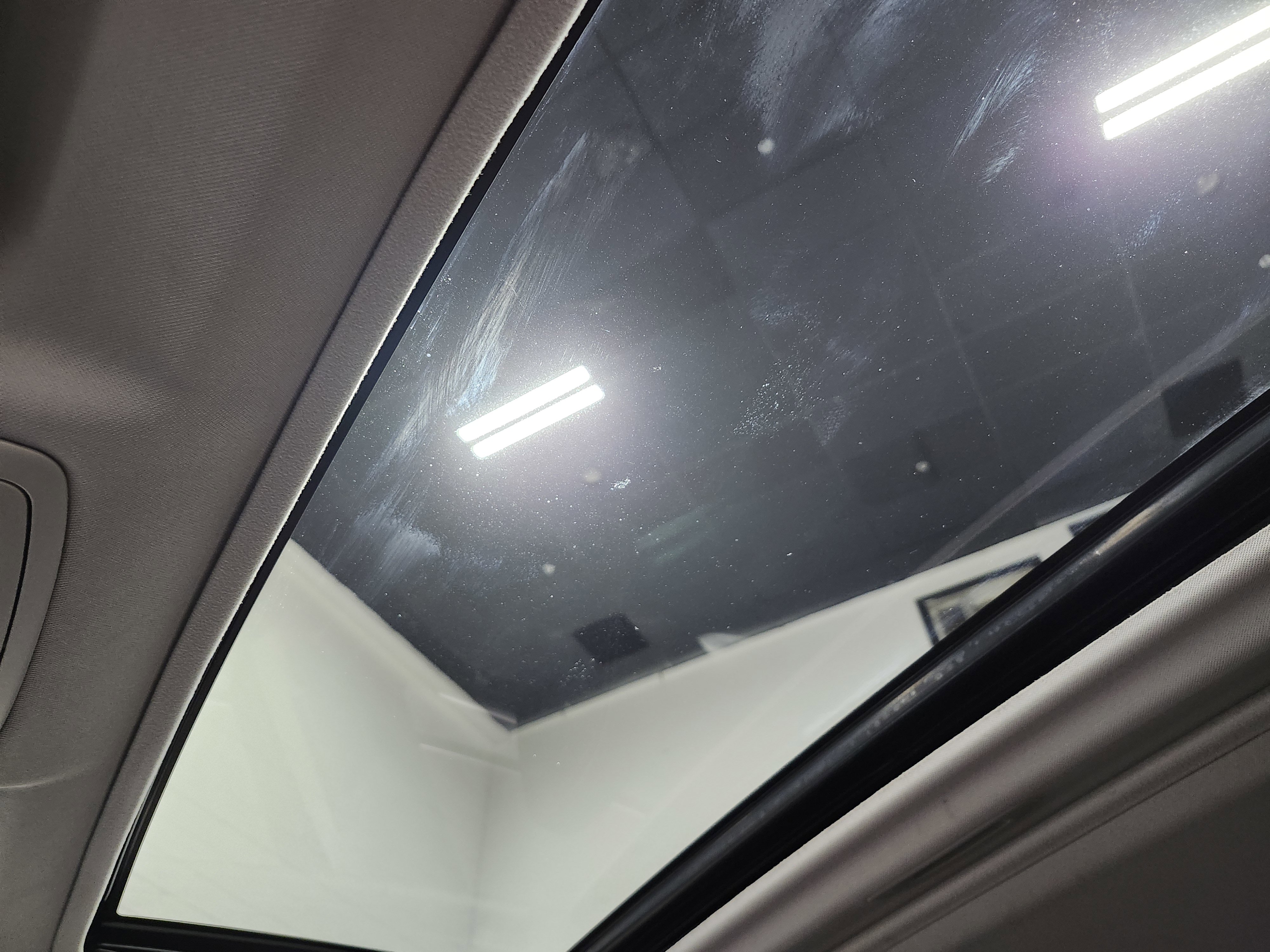 Used 2018 Toyota RAV4 XLE w/ Plus Extra Value Package image 2