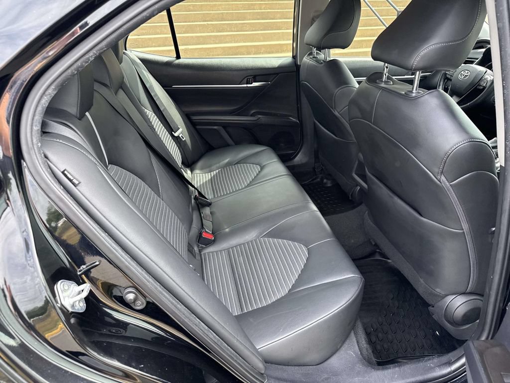 Used 2021 Toyota Camry SE FWD image 11